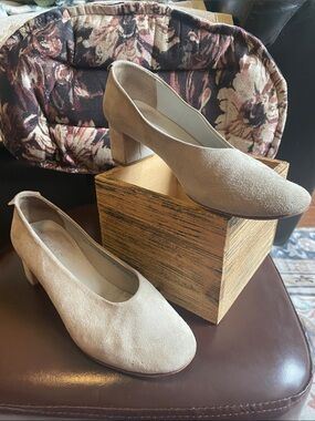 Cos Low Block Heel Pumps in Light TaupeSize 5.5